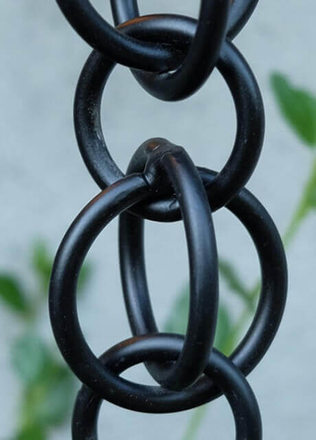 Double Loops™ aluminum link chain with black powder coating