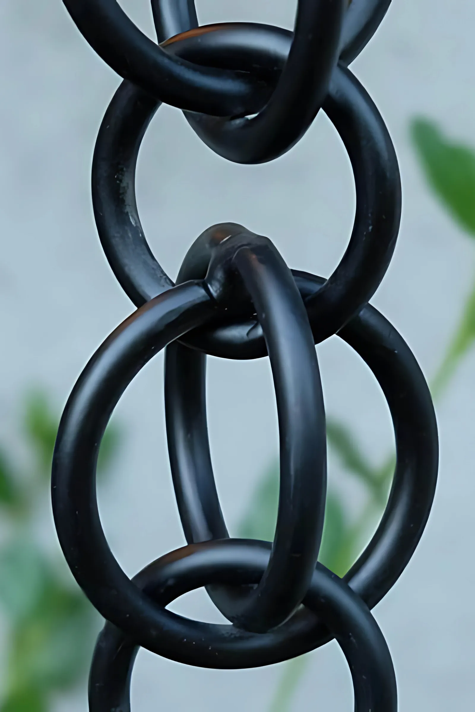 Double Loops™ aluminum link chain with black powder coating